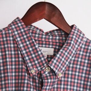 GAP Men's Red, White and Blue Plaid Check Long-Sleeve Button Down Shirt